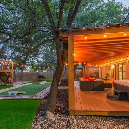 Luxurious Home With Hot Tub & Tree Deck By 6Flags San Antonio Eksteriør bilde