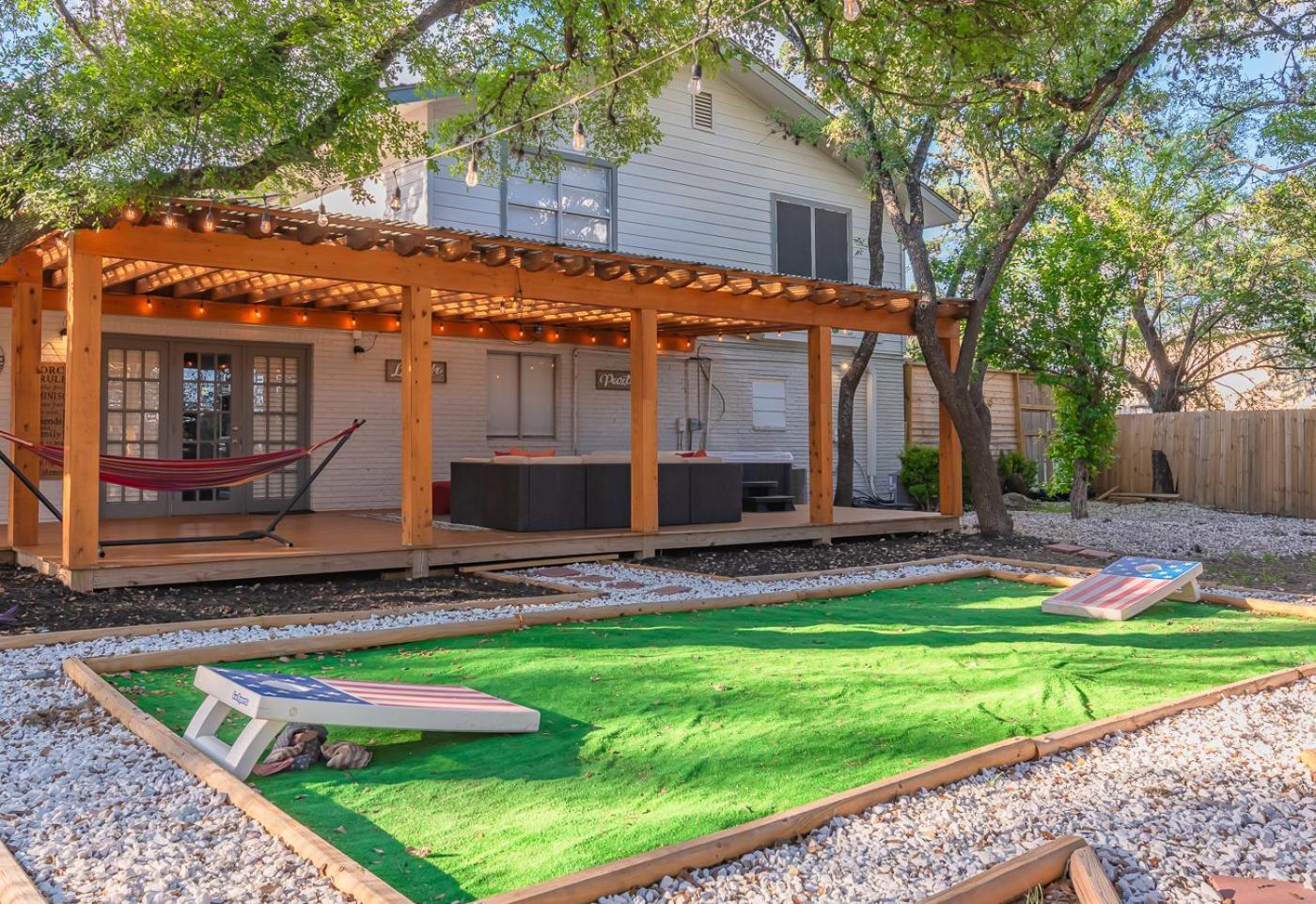Luxurious Home With Hot Tub & Tree Deck By 6Flags San Antonio Eksteriør bilde