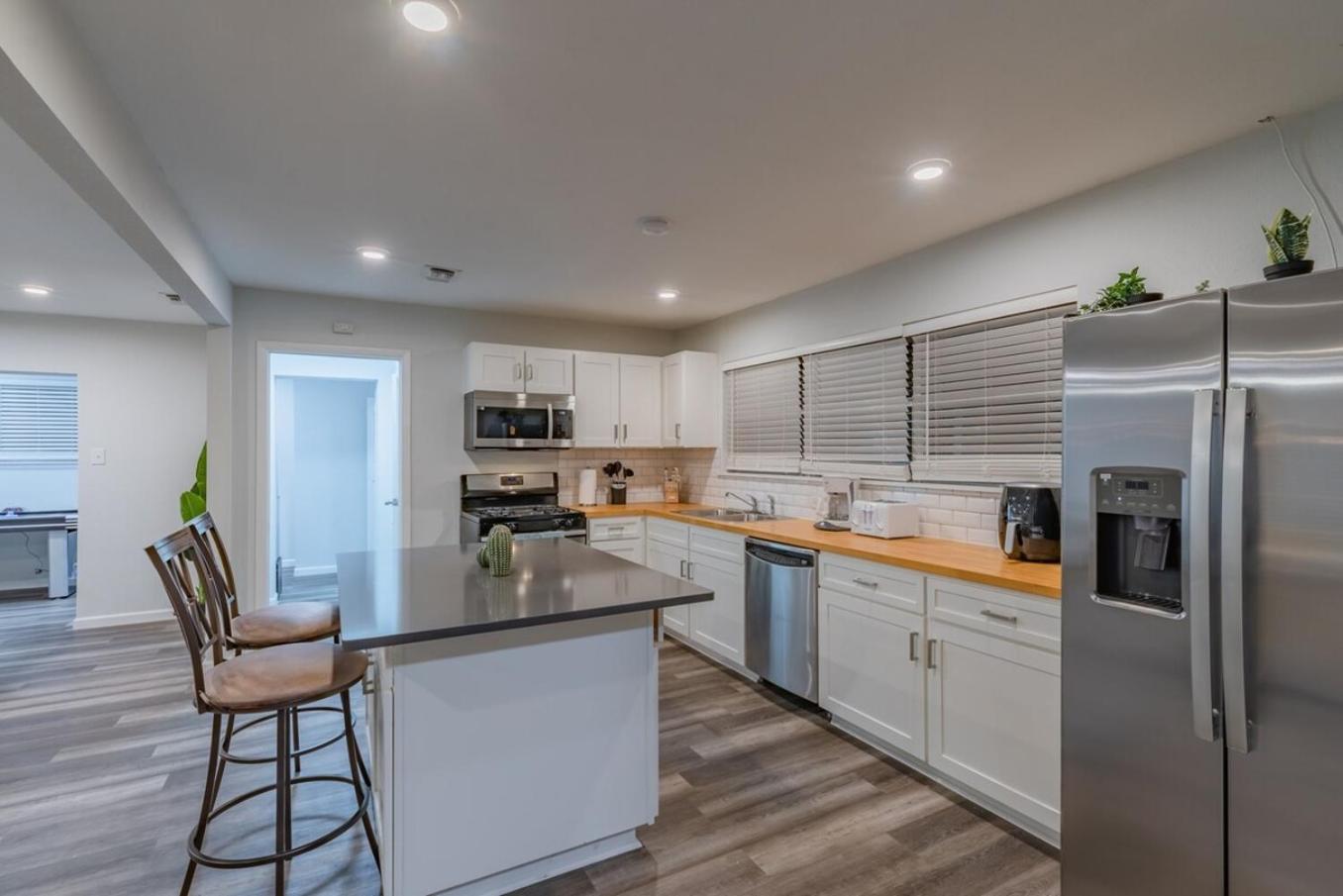 Luxurious Home With Hot Tub & Tree Deck By 6Flags San Antonio Eksteriør bilde