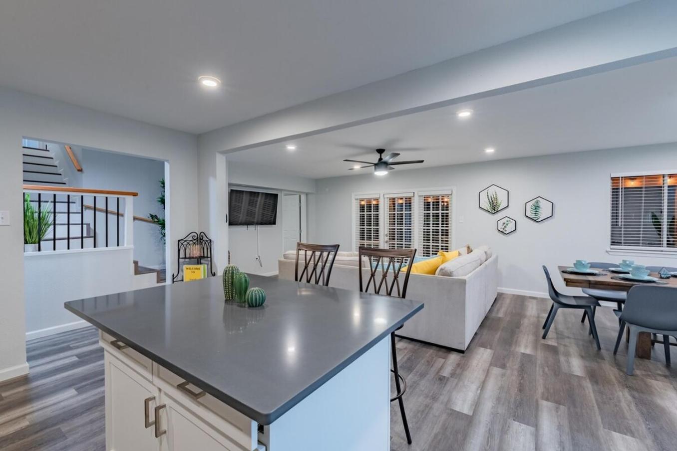Luxurious Home With Hot Tub & Tree Deck By 6Flags San Antonio Eksteriør bilde