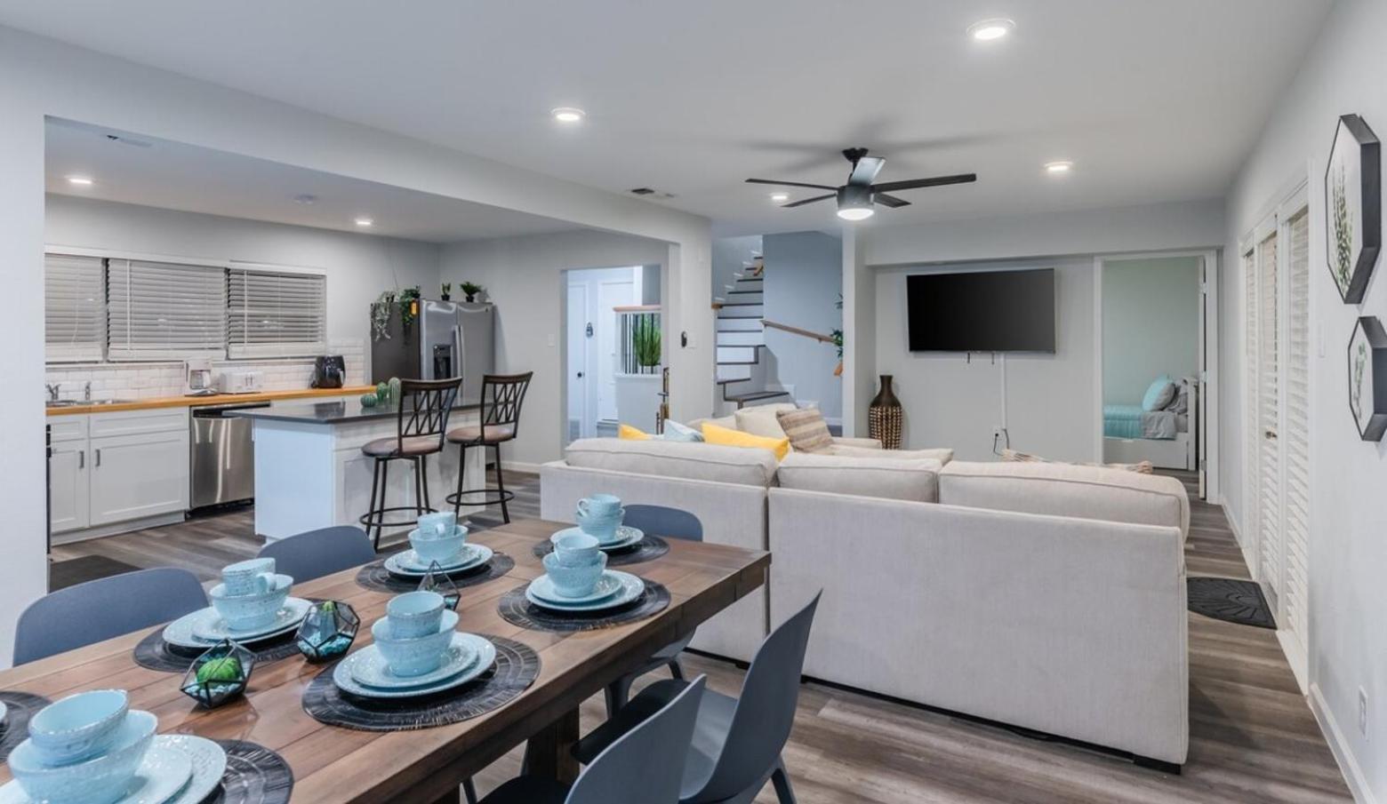 Luxurious Home With Hot Tub & Tree Deck By 6Flags San Antonio Eksteriør bilde