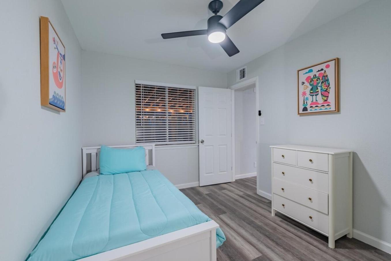 Luxurious Home With Hot Tub & Tree Deck By 6Flags San Antonio Eksteriør bilde