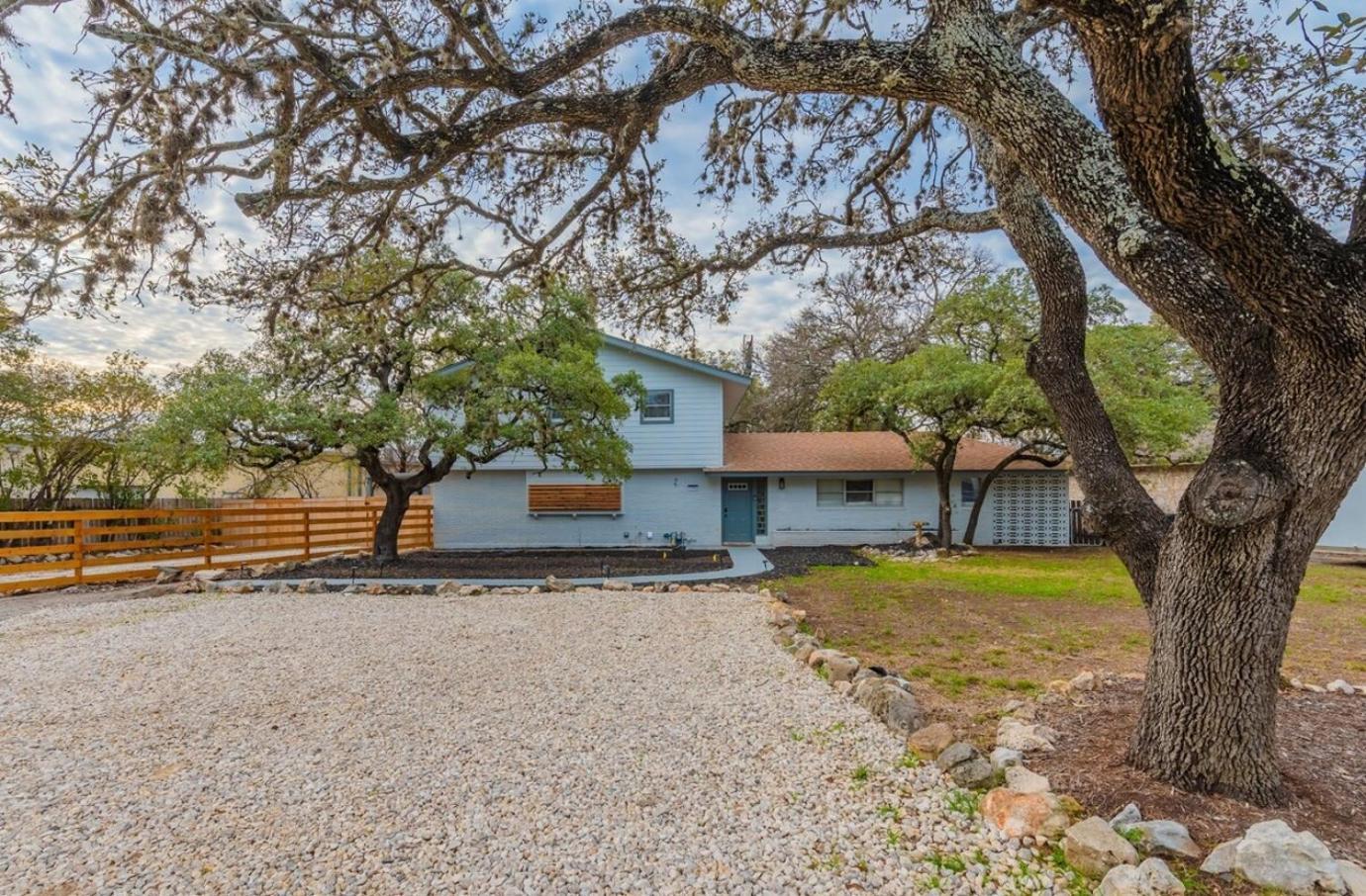 Luxurious Home With Hot Tub & Tree Deck By 6Flags San Antonio Eksteriør bilde
