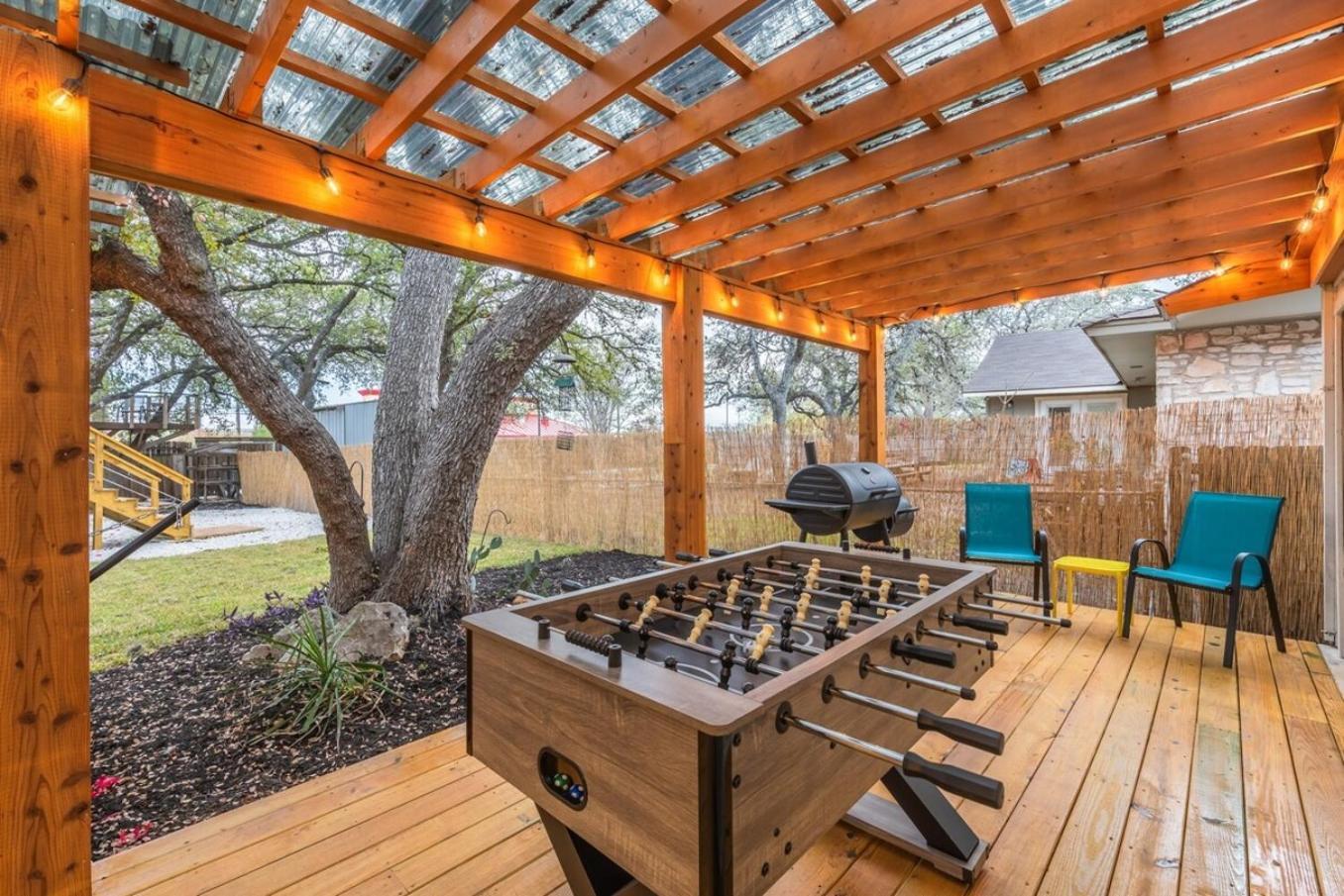 Luxurious Home With Hot Tub & Tree Deck By 6Flags San Antonio Eksteriør bilde