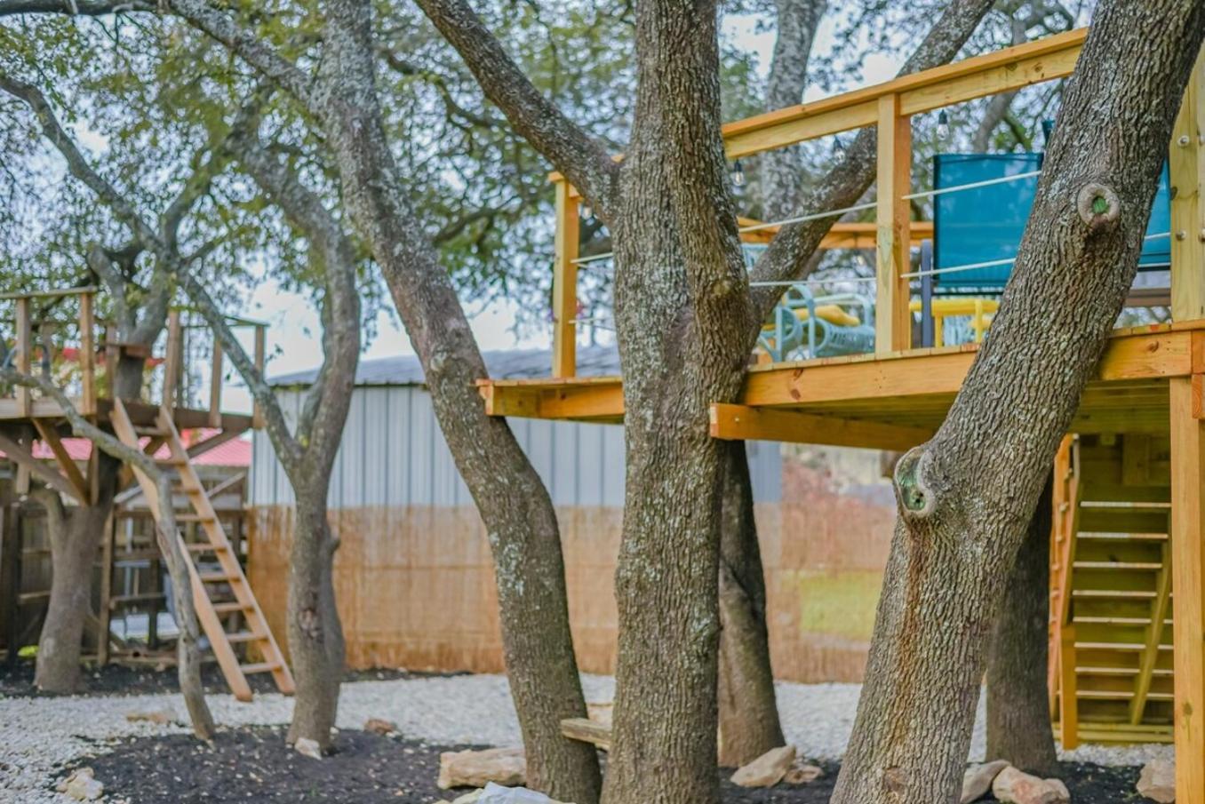 Luxurious Home With Hot Tub & Tree Deck By 6Flags San Antonio Eksteriør bilde