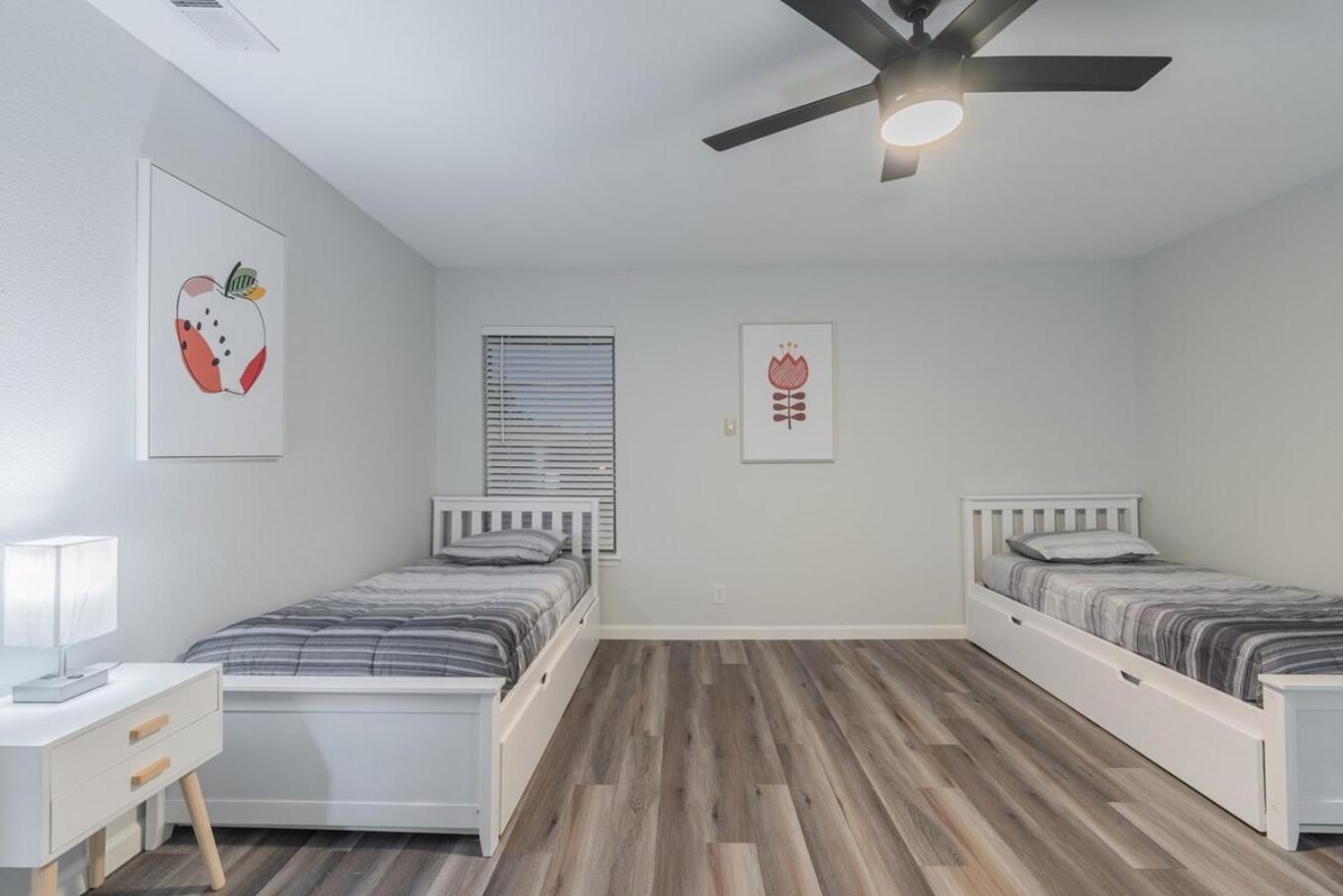 Luxurious Home With Hot Tub & Tree Deck By 6Flags San Antonio Eksteriør bilde