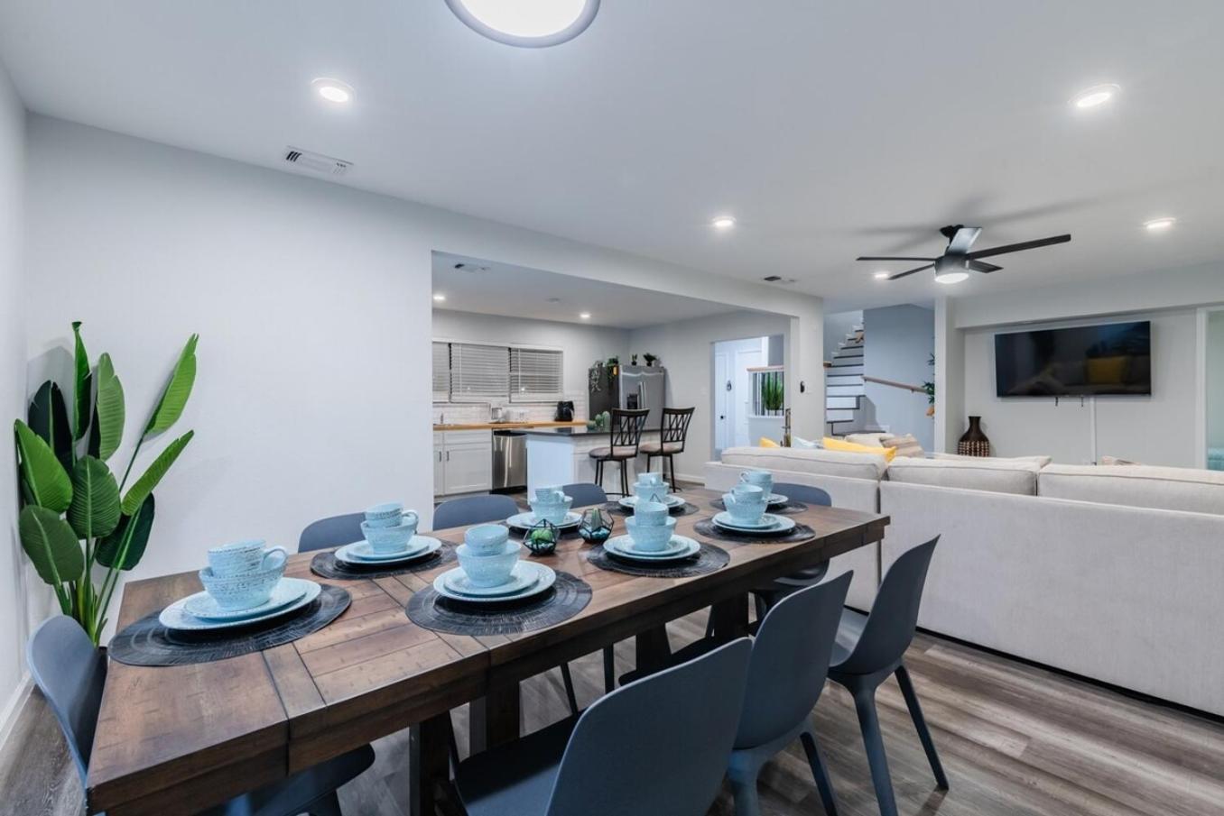 Luxurious Home With Hot Tub & Tree Deck By 6Flags San Antonio Eksteriør bilde
