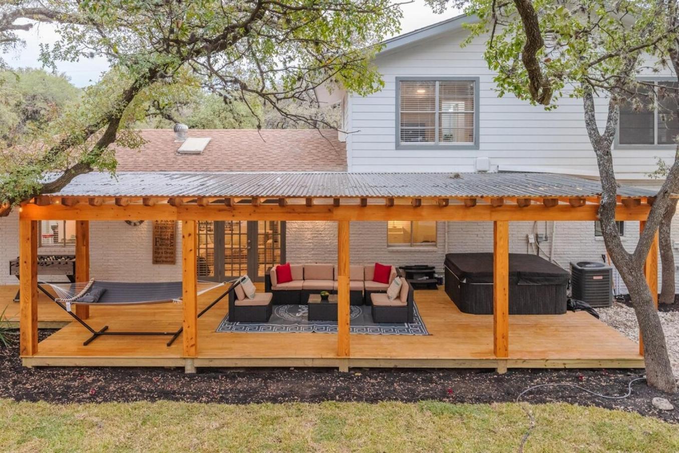 Luxurious Home With Hot Tub & Tree Deck By 6Flags San Antonio Eksteriør bilde